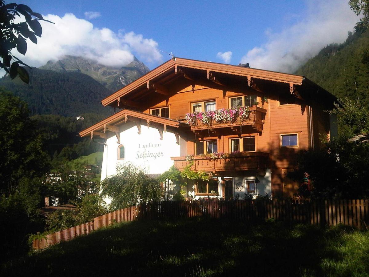 Landhaus Seiringer Apartments Финкенберг Екстериор снимка