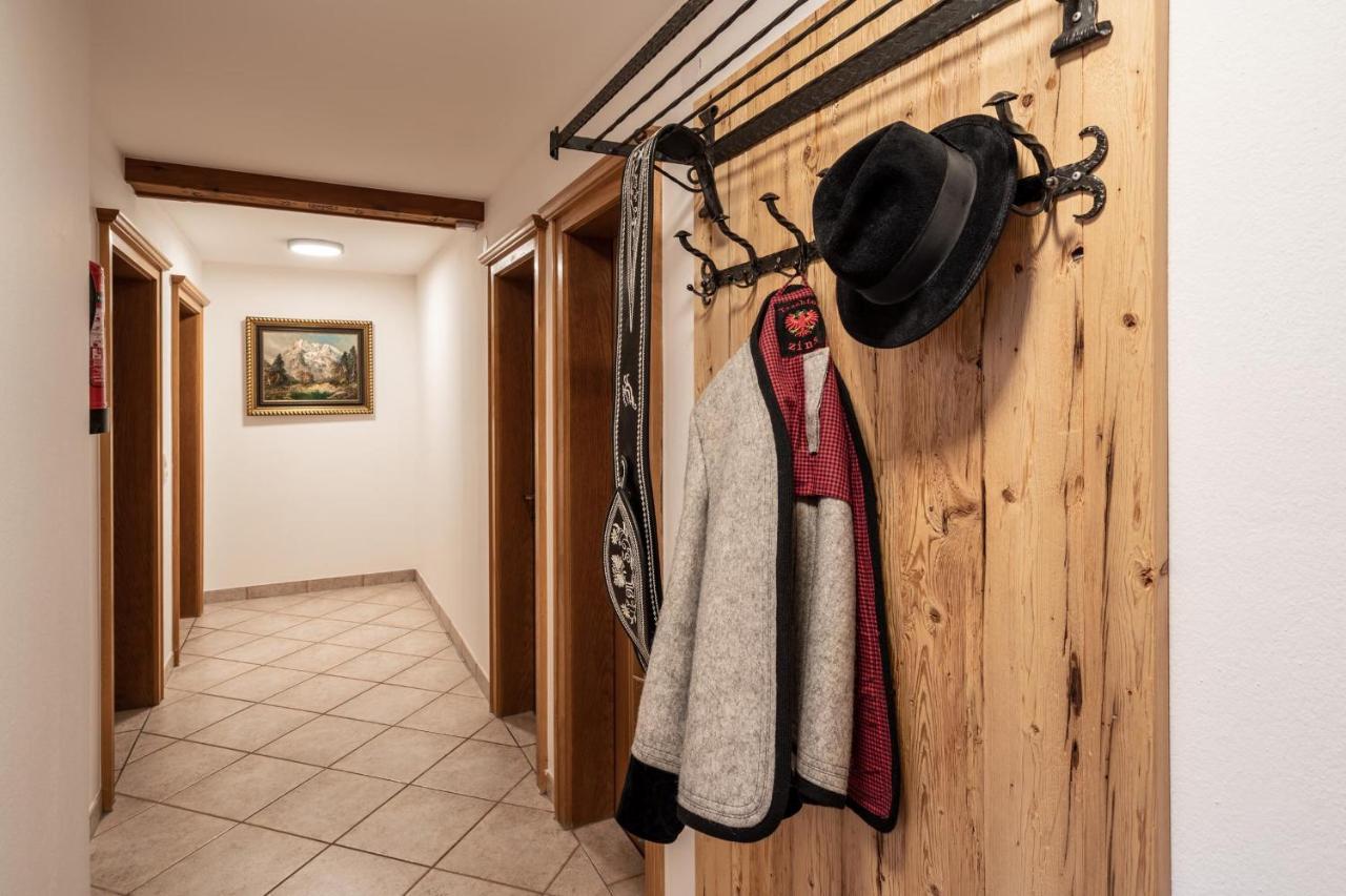 Landhaus Seiringer Apartments Финкенберг Екстериор снимка
