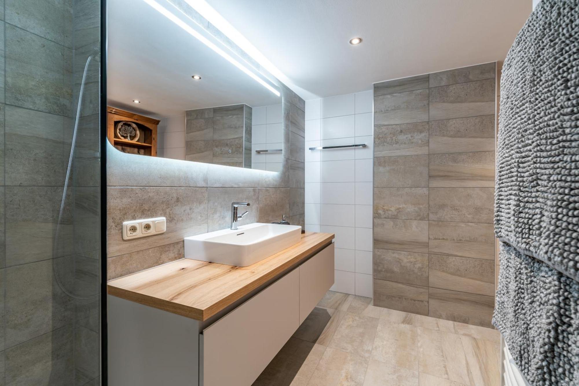 Landhaus Seiringer Apartments Финкенберг Екстериор снимка