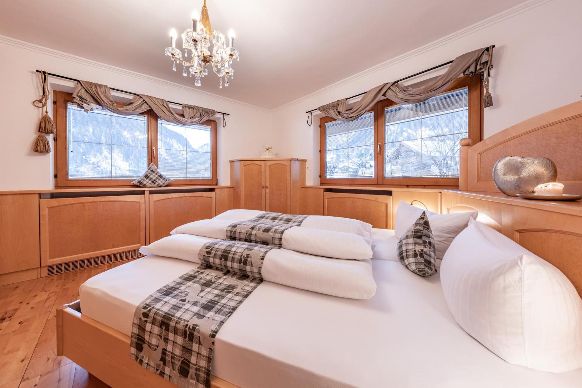 Landhaus Seiringer Apartments Финкенберг Екстериор снимка