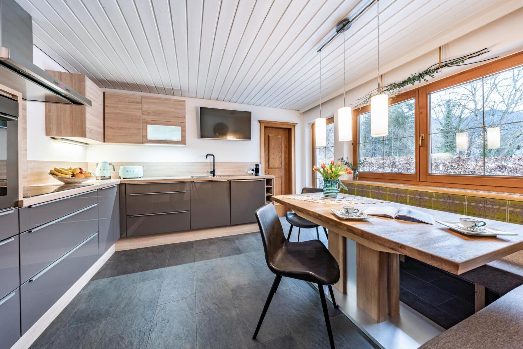 Landhaus Seiringer Apartments Финкенберг Екстериор снимка