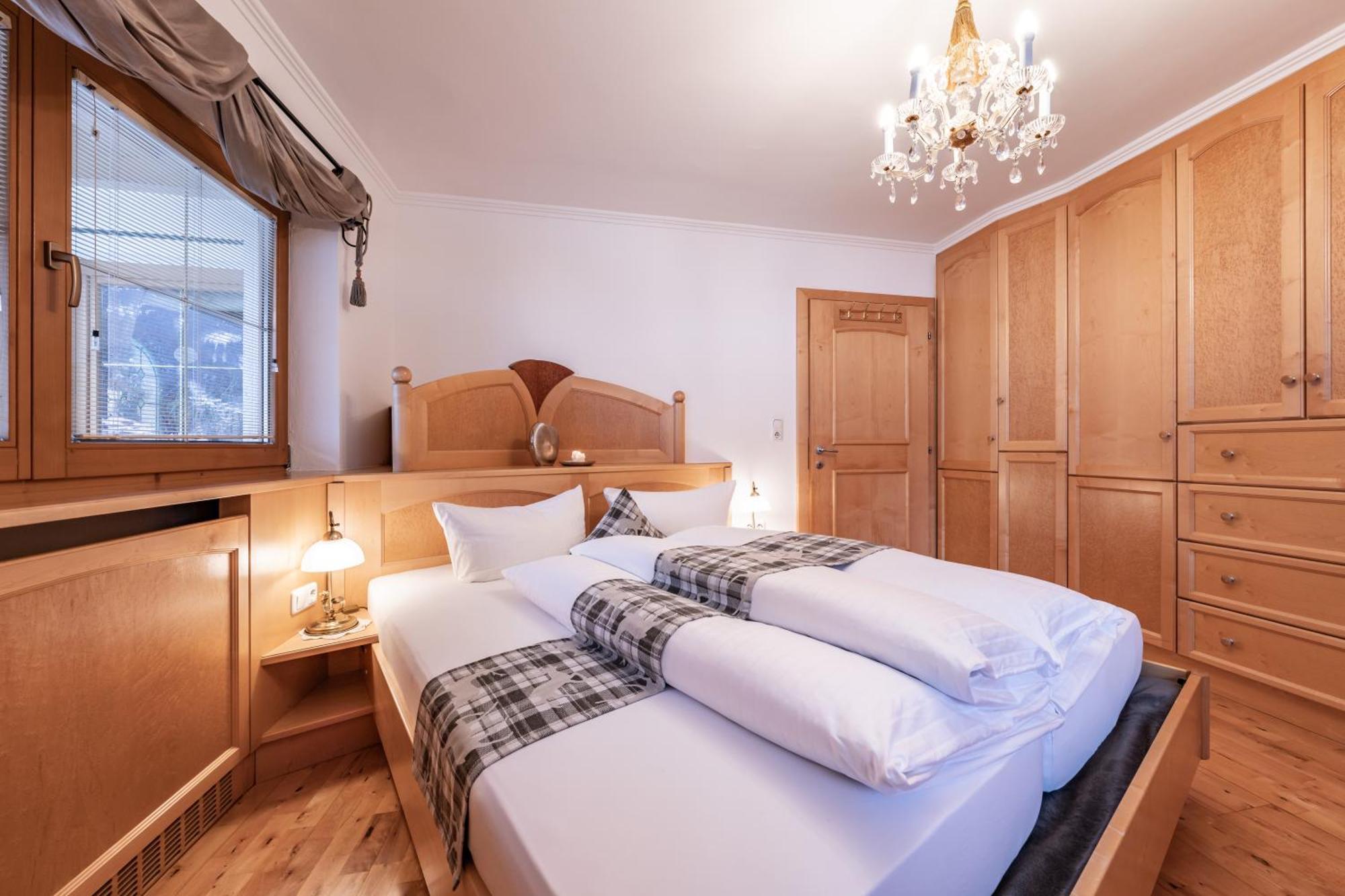 Landhaus Seiringer Apartments Финкенберг Стая снимка